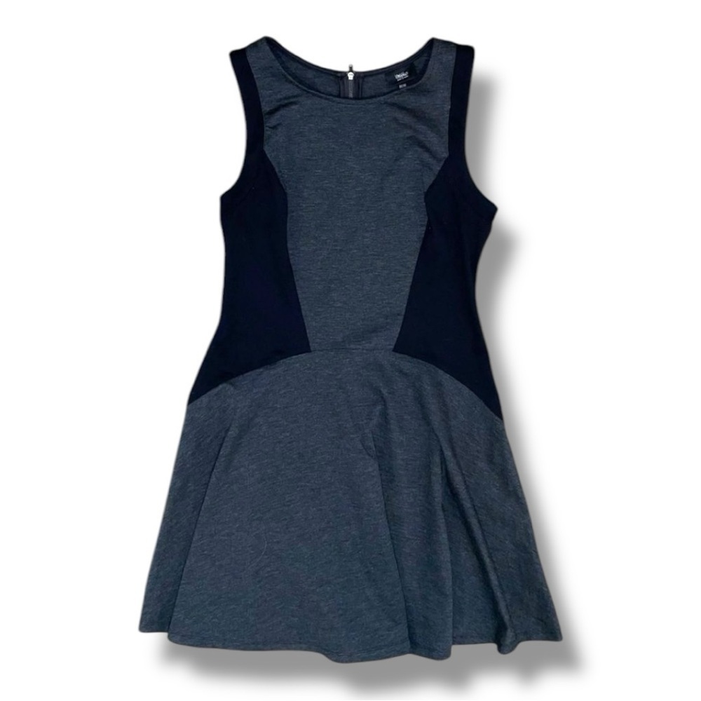 Black/Gray Size M Sleeveless Dress Back Zip Figure Flattering Poly-Rayon-Spandex